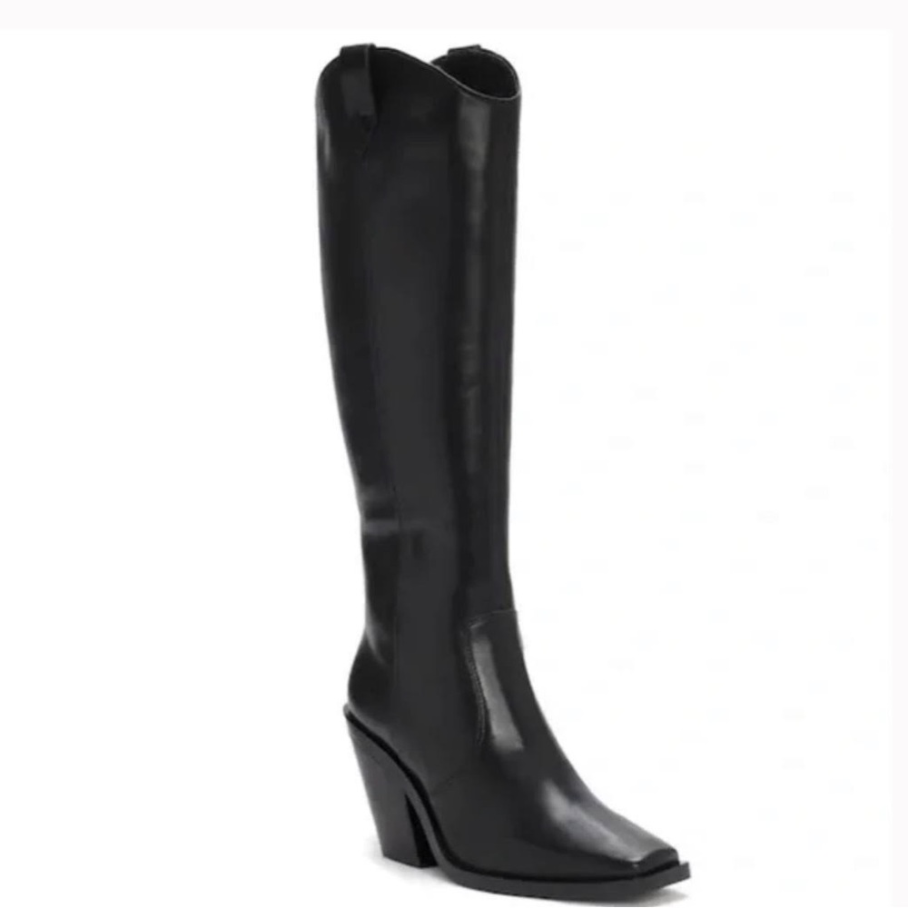 Only worn once. Black western inspired boots.